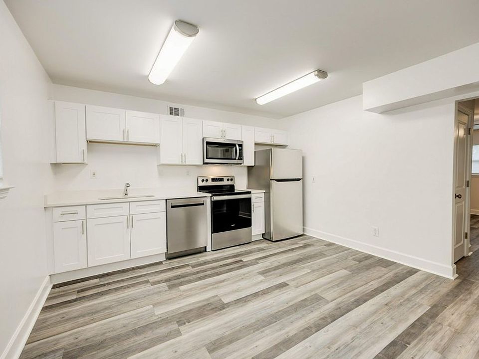 1st image of 1717 Airport Dr #2