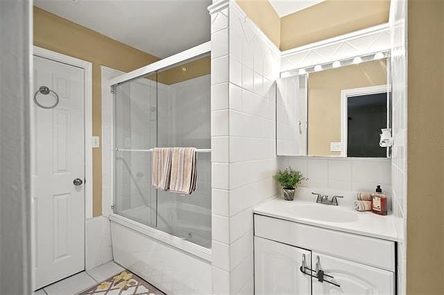 1st image of 2461 56th St #A