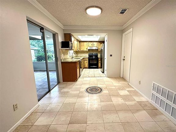 4th image of 8278 Bucksaw Dr