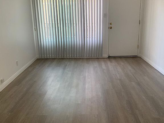 Bachelor unit - Main space / second angle