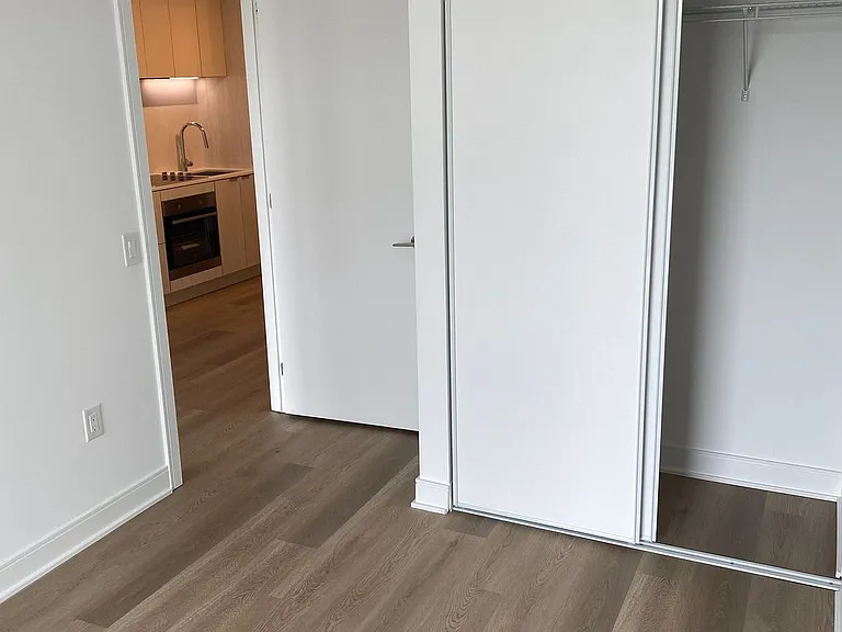 86 Dundas St E #406 — Photo 8