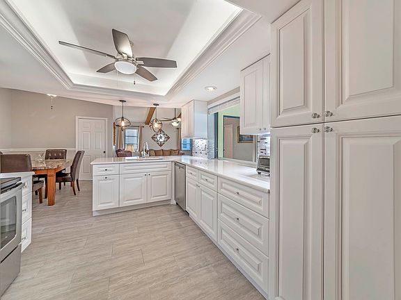 3rd image of 1201 SW 53rd St