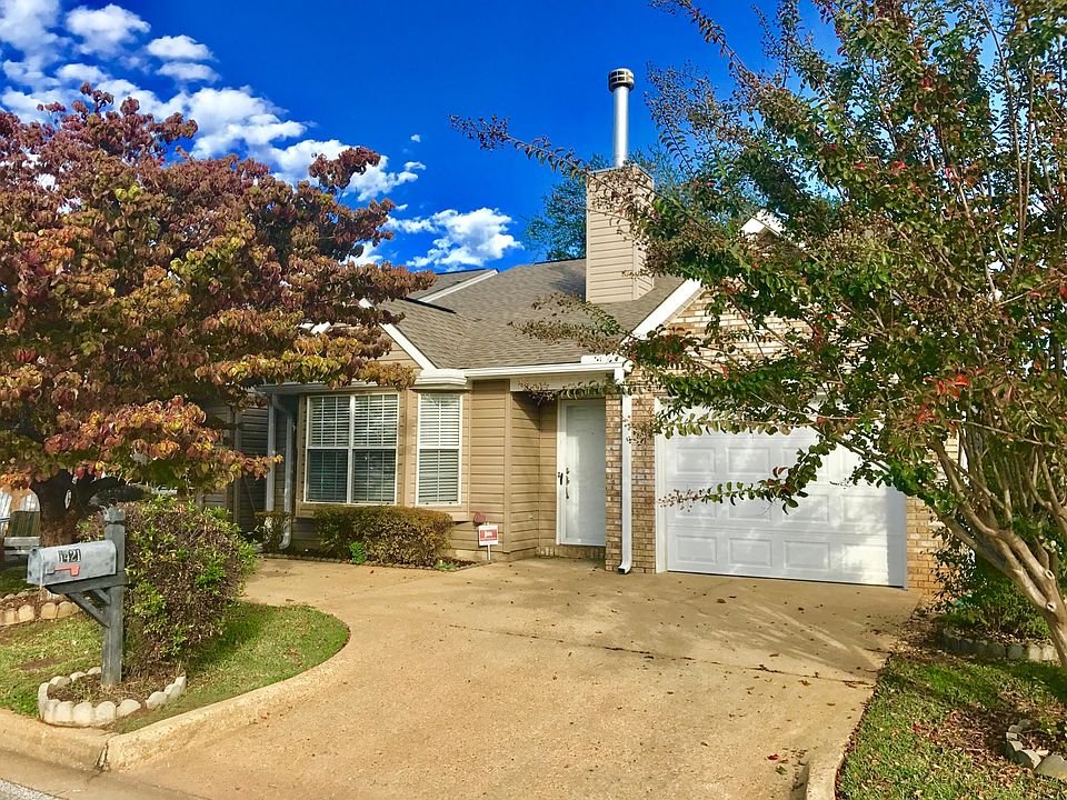 1st image of 1425 Southern Gardens Dr