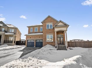 8 Everlasting Ct, Brampton, ON L6P 3V9
