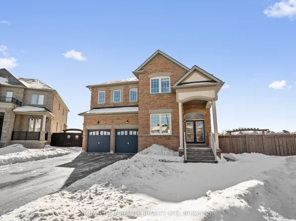 8 Everlasting Ct, Brampton, ON L6P 3V9