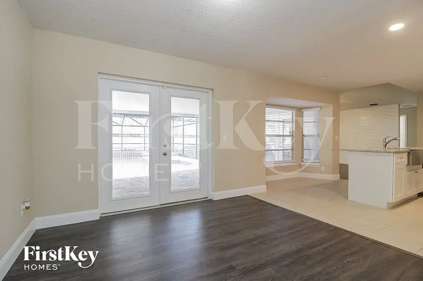 3 bed, 2.0 bath, 1810 sqft, $2,780 — Photo 4