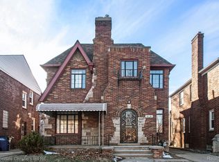 18261 Woodingham Dr, Detroit, MI 48221