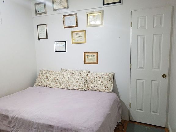 4th image of 3925 51st St APT 3E
