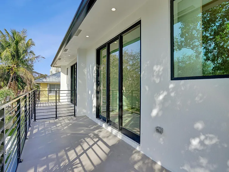604 SW 7th Ave — Photo 40