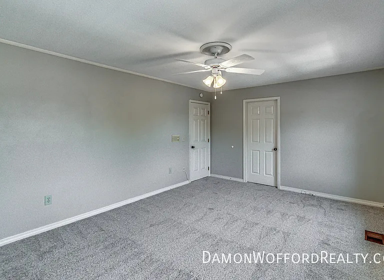 1435 Roxbury Ct — Photo 43