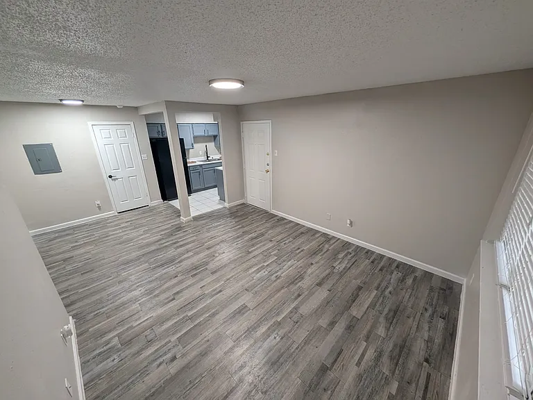 Paseo Apartments — Photo 4