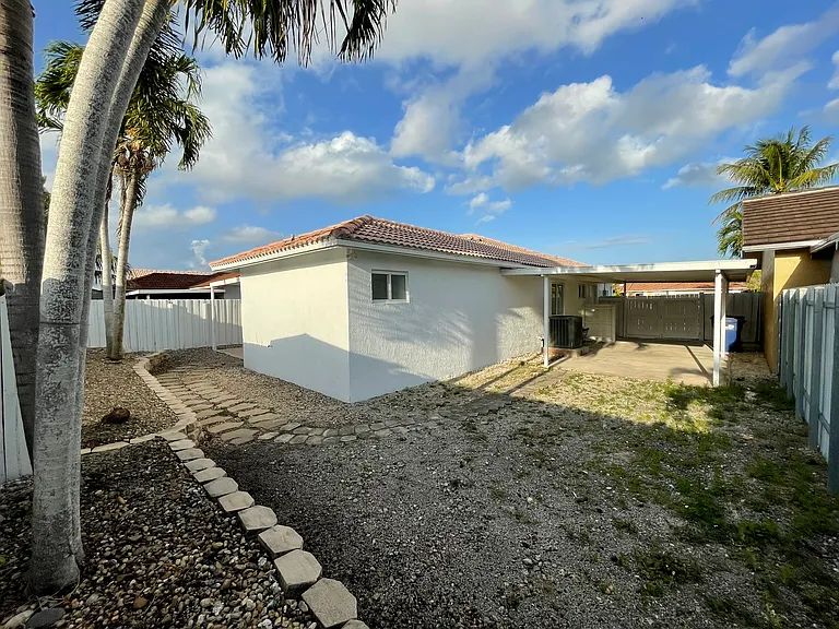18254 SW 143rd Pl — Photo 51