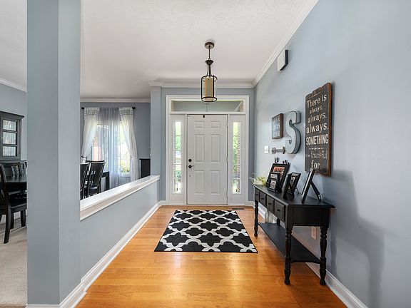 4th image of 3905 Knollwood Ln