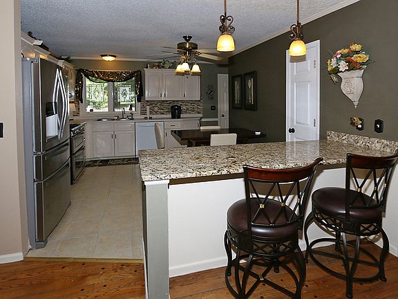 3rd image of 1720 Tralee Ln