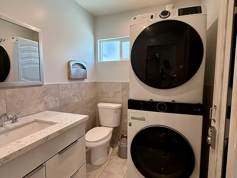 2428 N Lincoln St — Photo 28