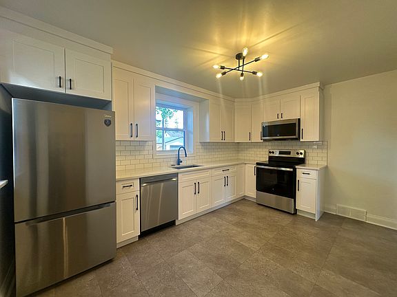 2nd image of 796 Dudley Ave #796