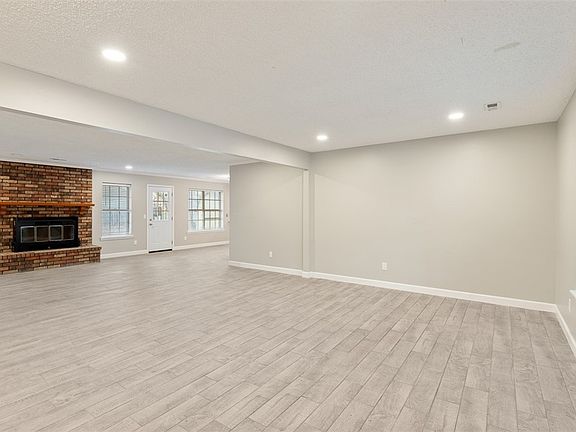2nd image of 814 S Orleans Dr