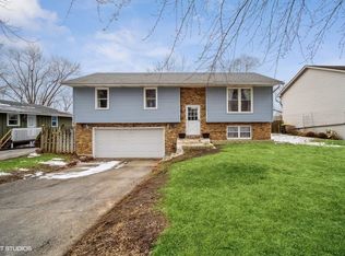 1127 Patton Ave, Lake In The Hills, IL 60156