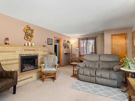 5th image of 1394 Hess Ln