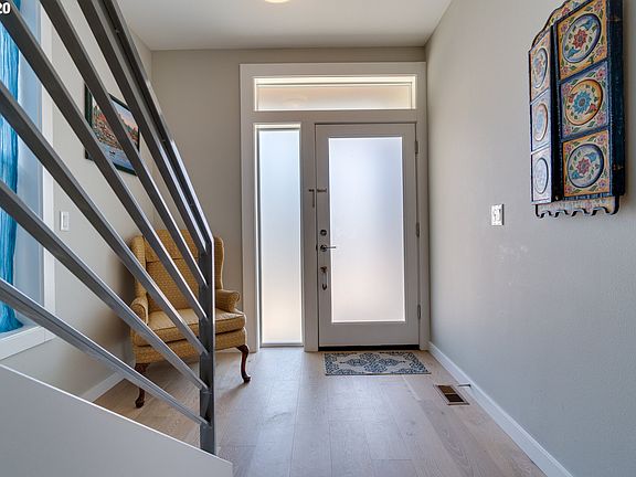 4th image of 1906 Lincoln Ave