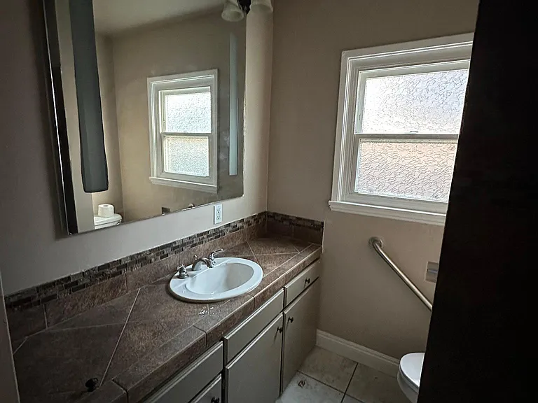 5860 Falcon Ave — Photo 8