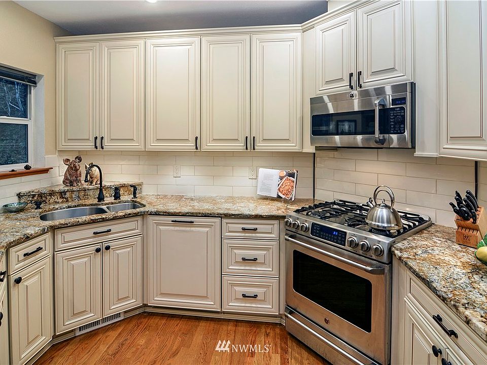 1st image of 1586 Sharon Lane NW