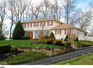 22 Bernard Dr, Ewing, NJ 08628
