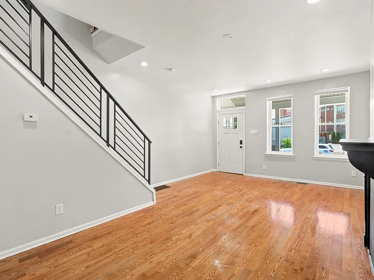 4271 Leidy Ave — Photo 11