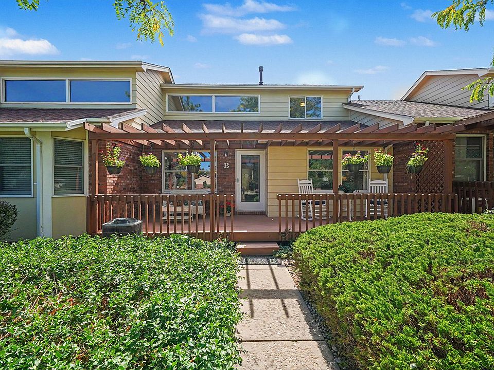 1st image of 3448 Laredo Ln #B