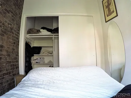 Rented by City Connections Realty | media 7