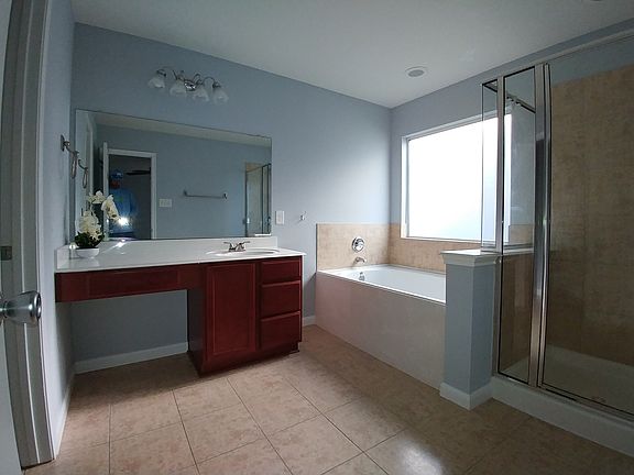 5th image of 16114 Heights Harvest Ln