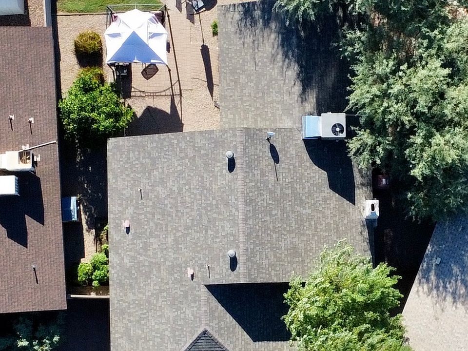 1st image of 941 N 87th Way