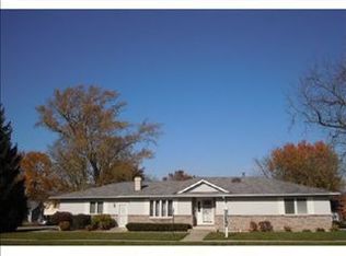 330 E 6th St, Belvidere, IL 61008