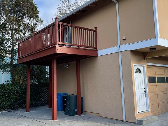 2nd image of 833 Edgehill Dr