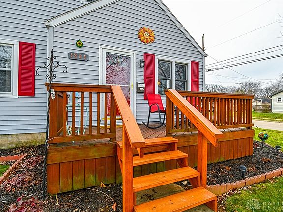 4th image of 1200 Sharon Ave