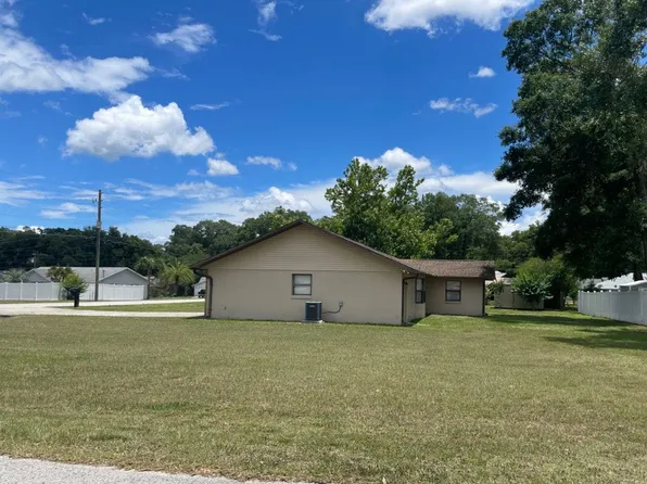 1876 NE 42nd St, Ocala, FL 34479