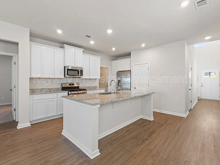 651 Manitou Cir — Photo 6