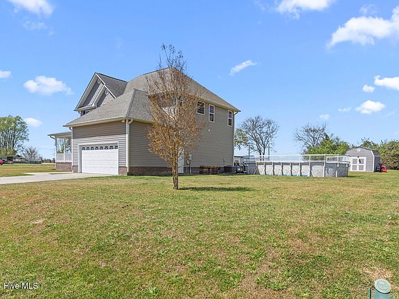 3rd image of 123 Farmington Drive