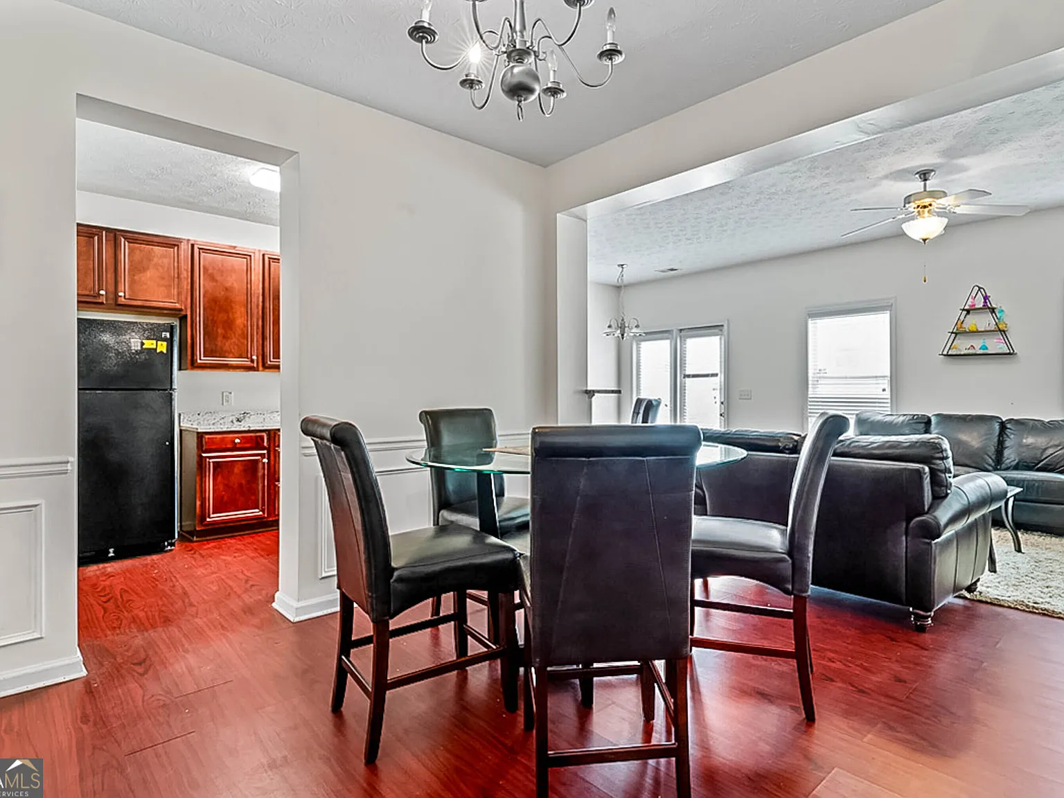 3 bed, 2.5 bath, 1590 sqft, $2,000 — Photo 3
