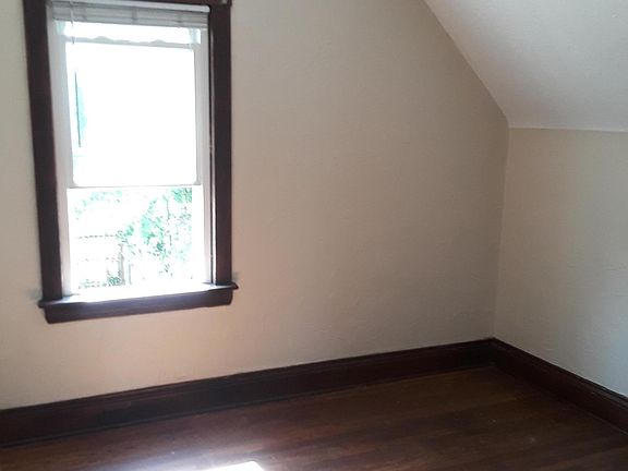 2nd image of 9821 Gambier Ave