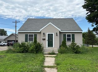 102 Cleveland Ave, North Mankato, MN 56003