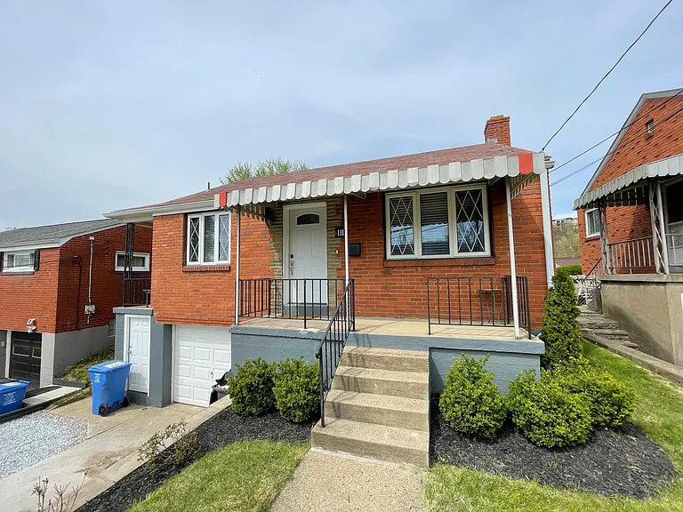 111 Knox St — Photo 3