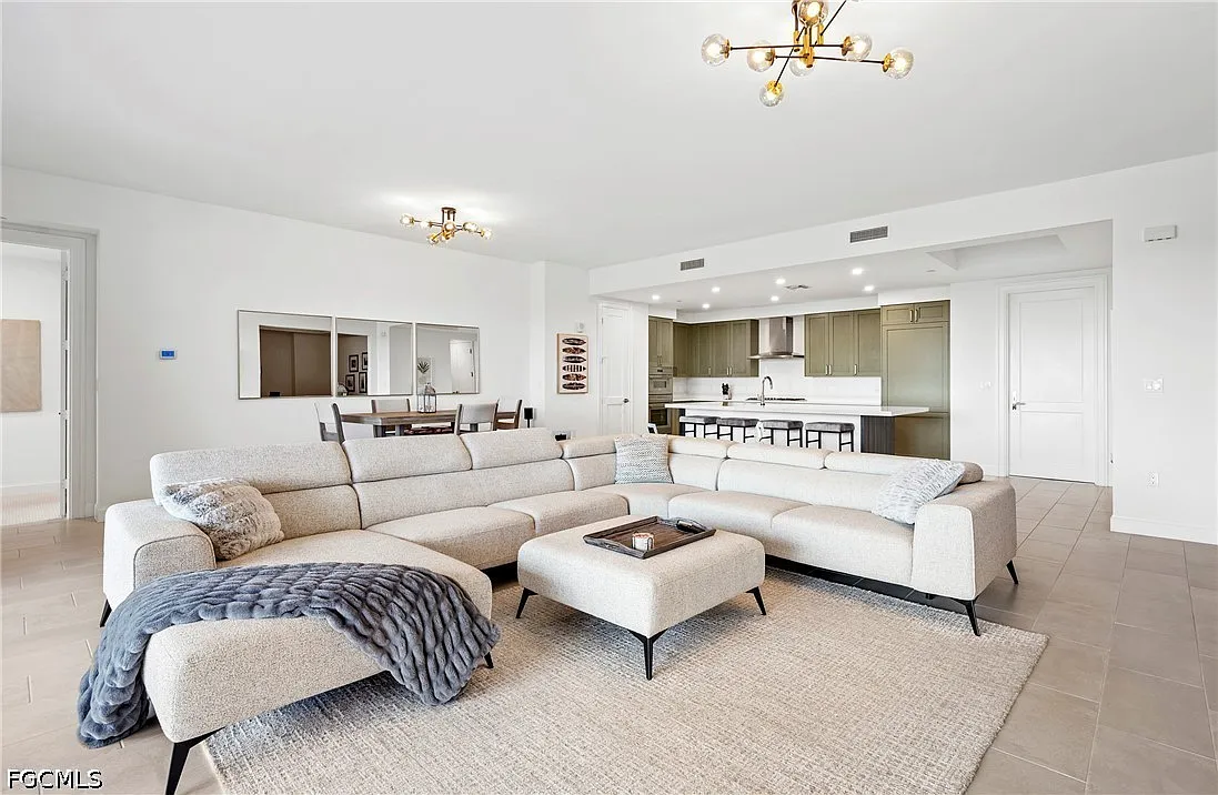 2 bed, 2.5 bath, 2282 sqft, $8,000 — Photo 3