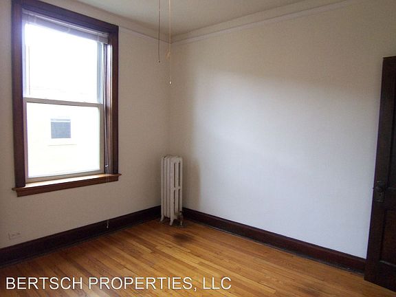 5th image of 4348 N Winchester Ave #2W