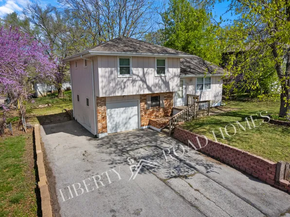 6302 E 150th Ter, Grandview, MO 64030