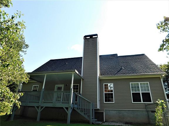 5th image of 39 Village Meadows Ln
