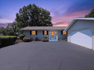 1132 Clubhouse Dr, Lake Isabella, MI 48893