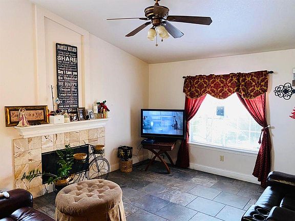 2nd image of 1546 Laguna Cir