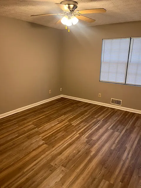 2 bed, 1.5 bath, 1012 sqft, $1,495 — Photo 4