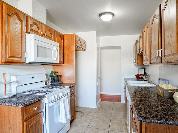 5th image of 384 Havasu Dr